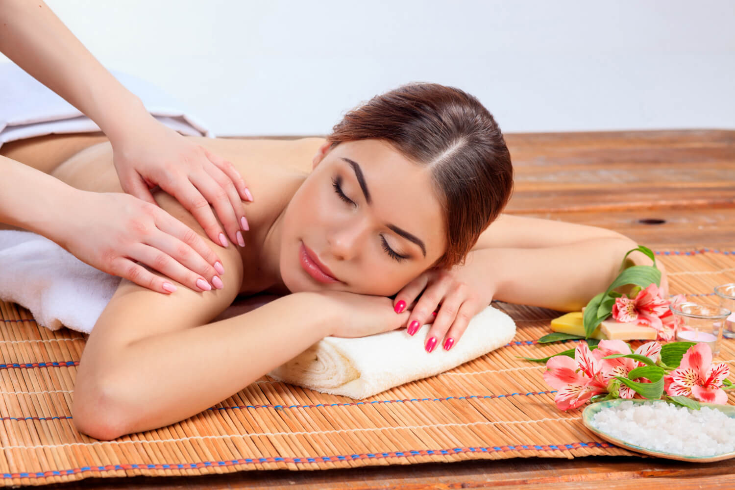 Premier Chair Massage Service in New York City NYC 10 Home Massage Spa Services in Dubai | Serenity Home Spa