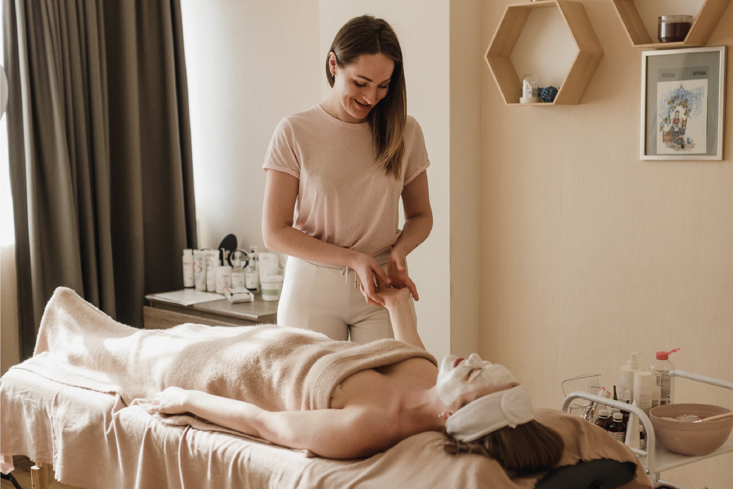 Essential In Home Massage Etiquette Guide Tips 8 Home massage (1) - The Outcall Spa